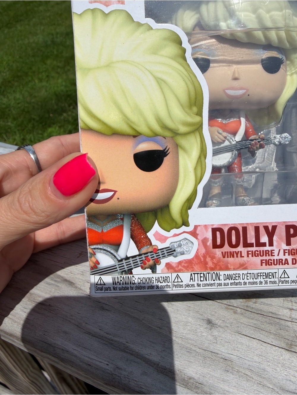 Funko Pop Rocks Dolly Parton #268 Vinyl Figure Standards Size Slight Box Damage - Picture 5 of 9